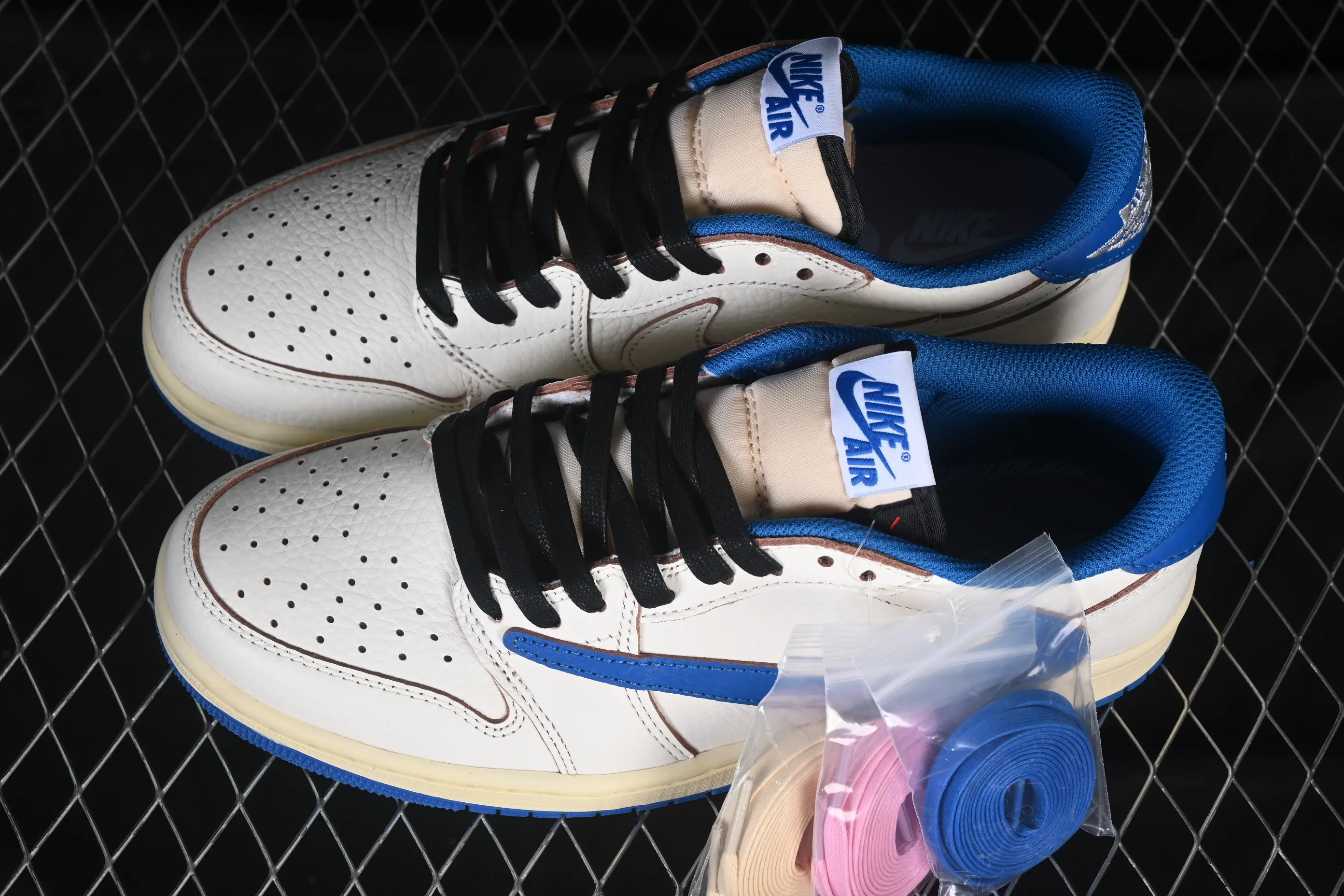 All categories Air Jordan Jordan series basketball shoes Air Jordan 1 Low Travis Scott x Air Jordan 1 Low OG AJ1 Joe 1 undercut low DM7866-104